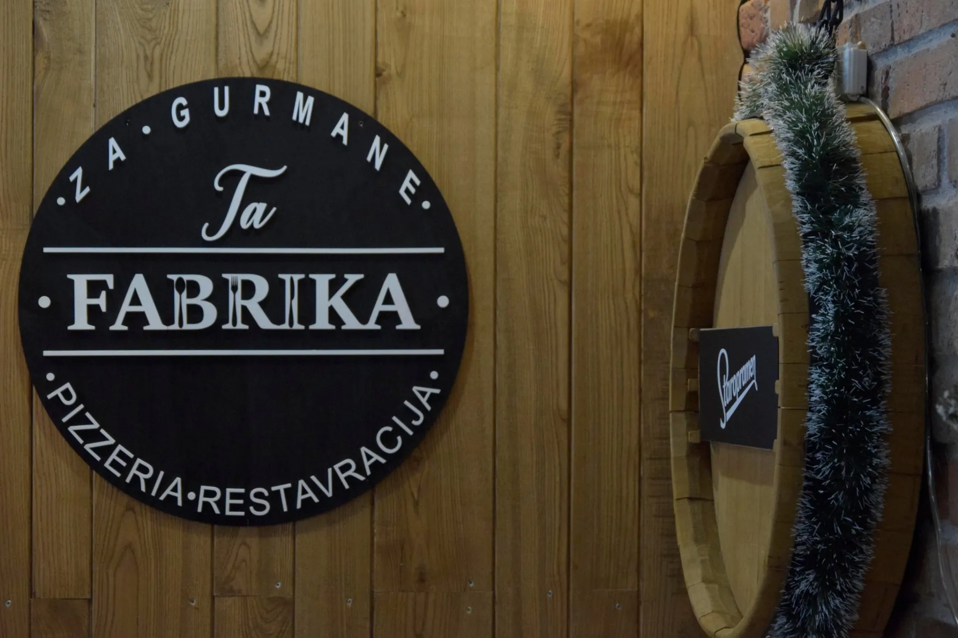 Notranjost restavracije Ta Fabrika
